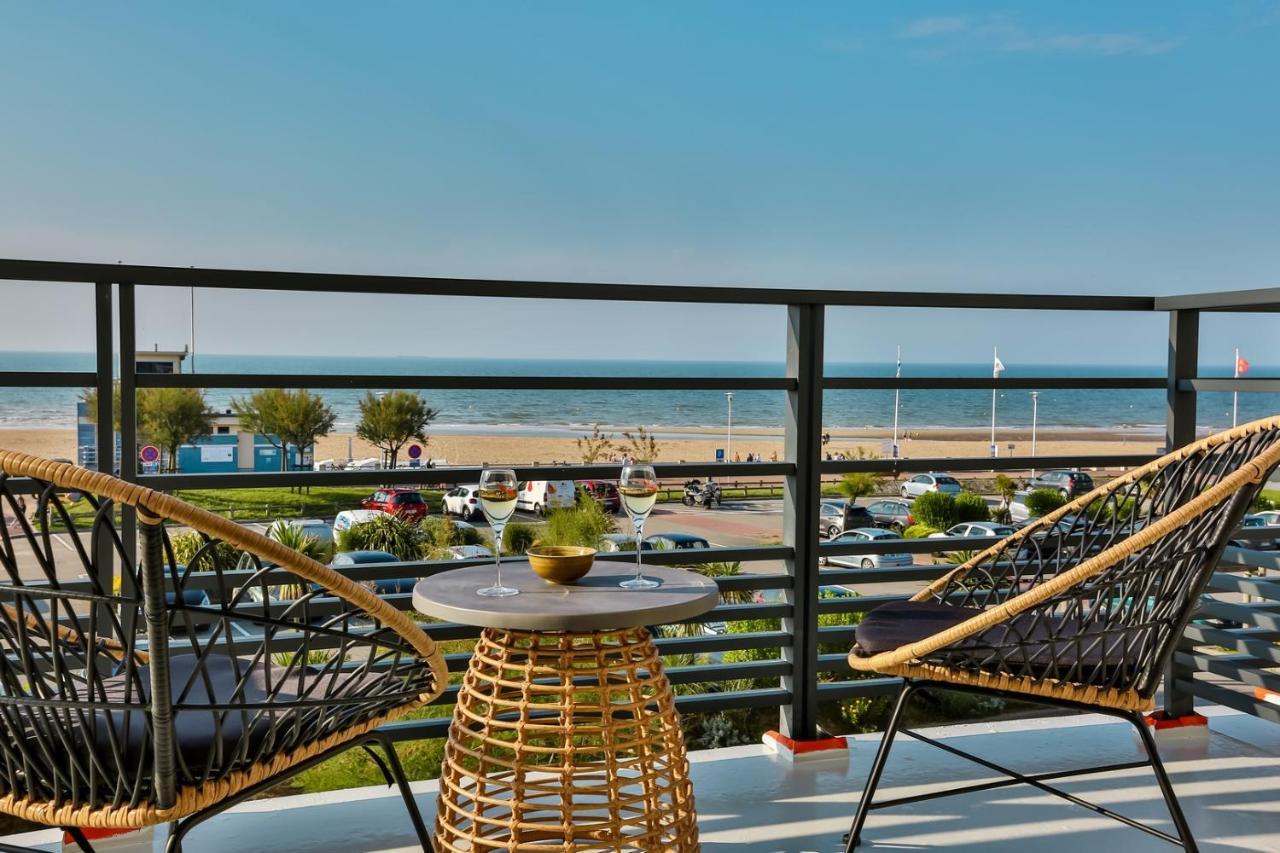 Hôtel FACE À LA MER Merville-Franceville-Plage Buitenkant foto